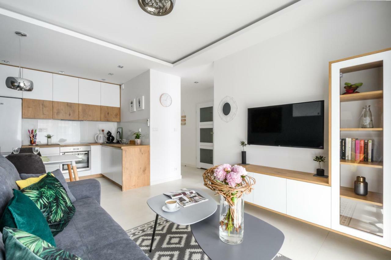 M&R Apartament Airport&Business Deluxe Cybernetyki 17 - Underground Garage - Free Wifi - Netflix - Air Conditioning - Self Check-In, Close By Chopin Airport Warsaw Luaran gambar